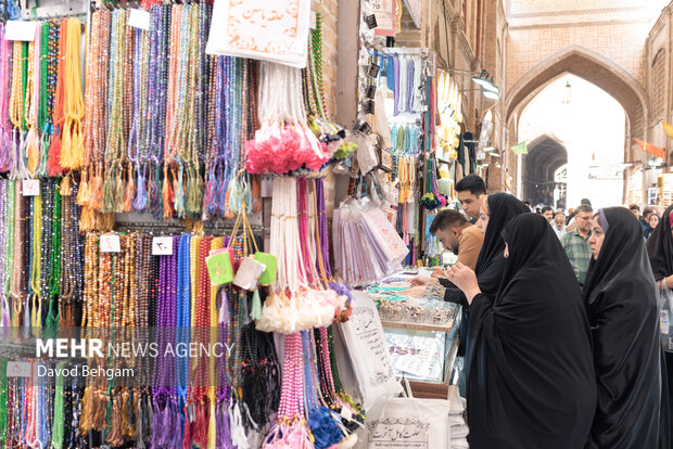 پایتخت سوغات ایران در سایه گنبد طلایی