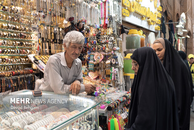 پایتخت سوغات ایران در سایه گنبد طلایی