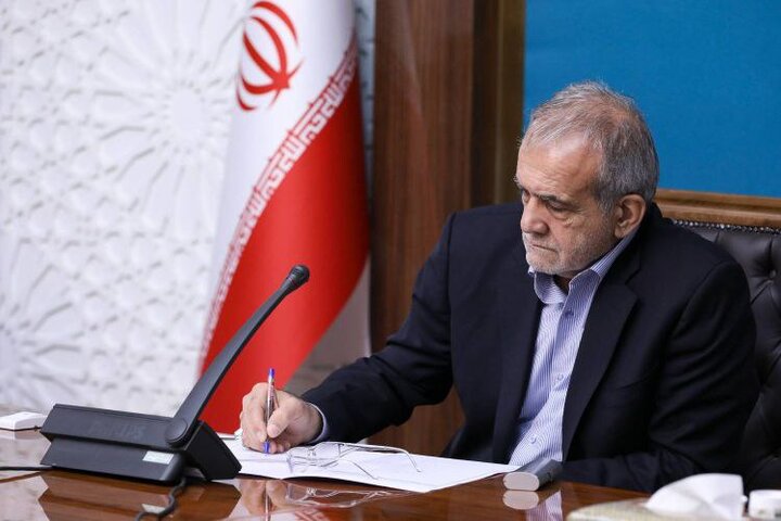 بزشکیان: أفكار شمس التبریزي ومولانا جلال الدين وسلوكهما تمثلان خارطة طريق واضحة للإيرانيين