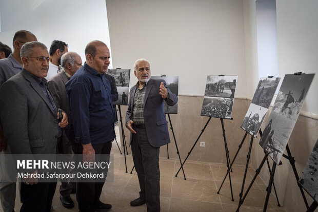 افتتاح نمایشگاه عکس جنگ در موزه دفاع مقدس شهرکرد