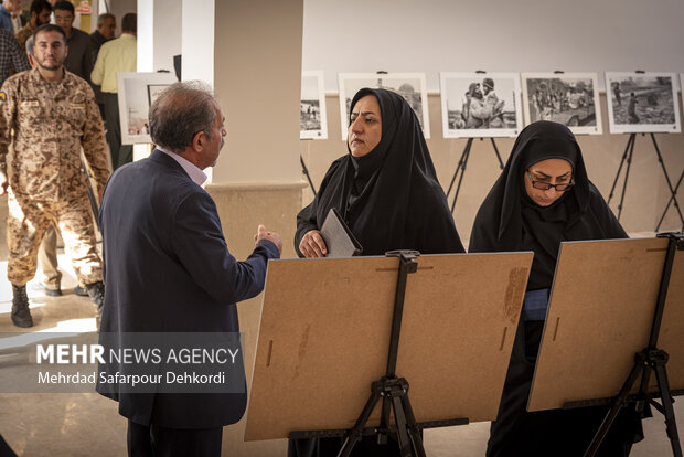 افتتاح نمایشگاه عکس جنگ در موزه دفاع مقدس شهرکرد