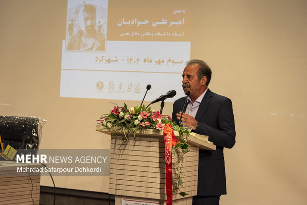 افتتاح نمایشگاه عکس جنگ در موزه دفاع مقدس شهرکرد