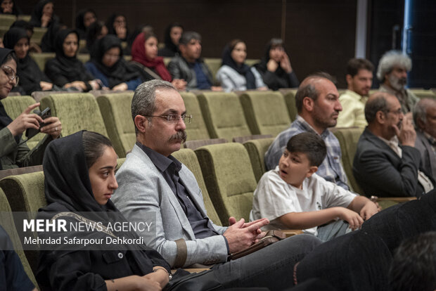 افتتاح نمایشگاه عکس جنگ در موزه دفاع مقدس شهرکرد