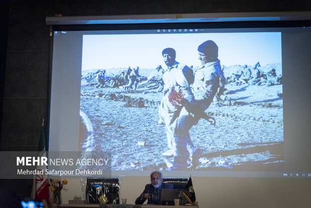 افتتاح نمایشگاه عکس جنگ در موزه دفاع مقدس شهرکرد