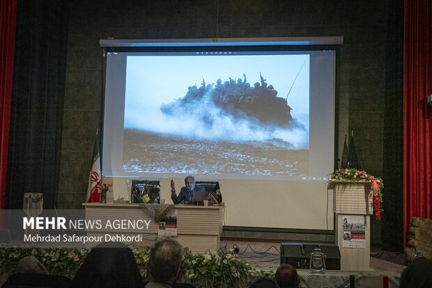 افتتاح نمایشگاه عکس جنگ در موزه دفاع مقدس شهرکرد