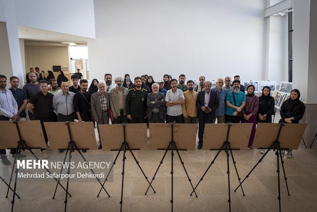 افتتاح نمایشگاه عکس جنگ در موزه دفاع مقدس شهرکرد