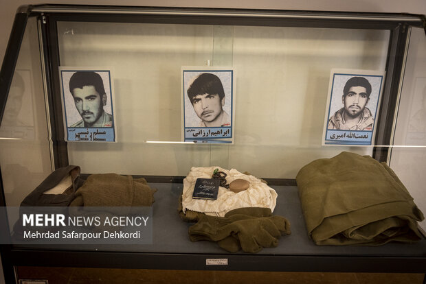 افتتاح نمایشگاه عکس جنگ در موزه دفاع مقدس شهرکرد