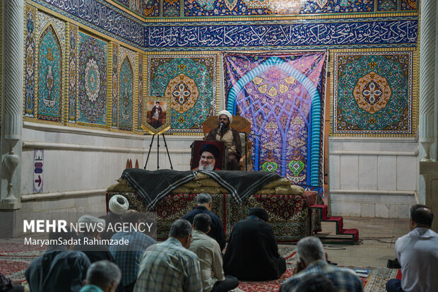 مراسم سالگرد شهادت سیدحسن نصرالله در حرم شاهچراغ(ع)