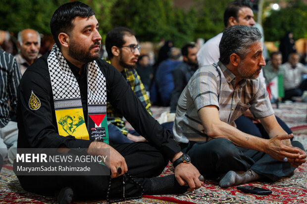مراسم سالگرد شهادت سیدحسن نصرالله در حرم شاهچراغ(ع)