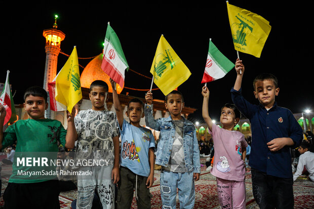 مراسم سالگرد شهادت سیدحسن نصرالله در حرم شاهچراغ(ع)