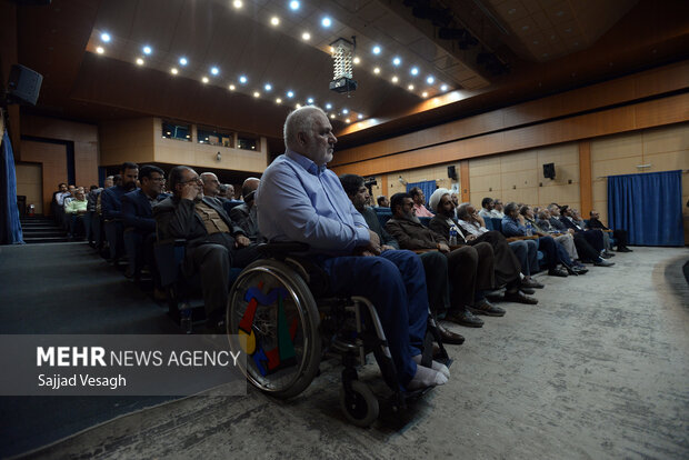 نشست دفاع مقدس با اتحاد مقدس در همدان