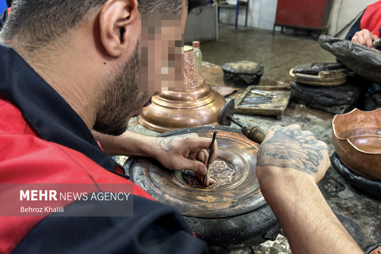 تولد دوباره پشت میلهها