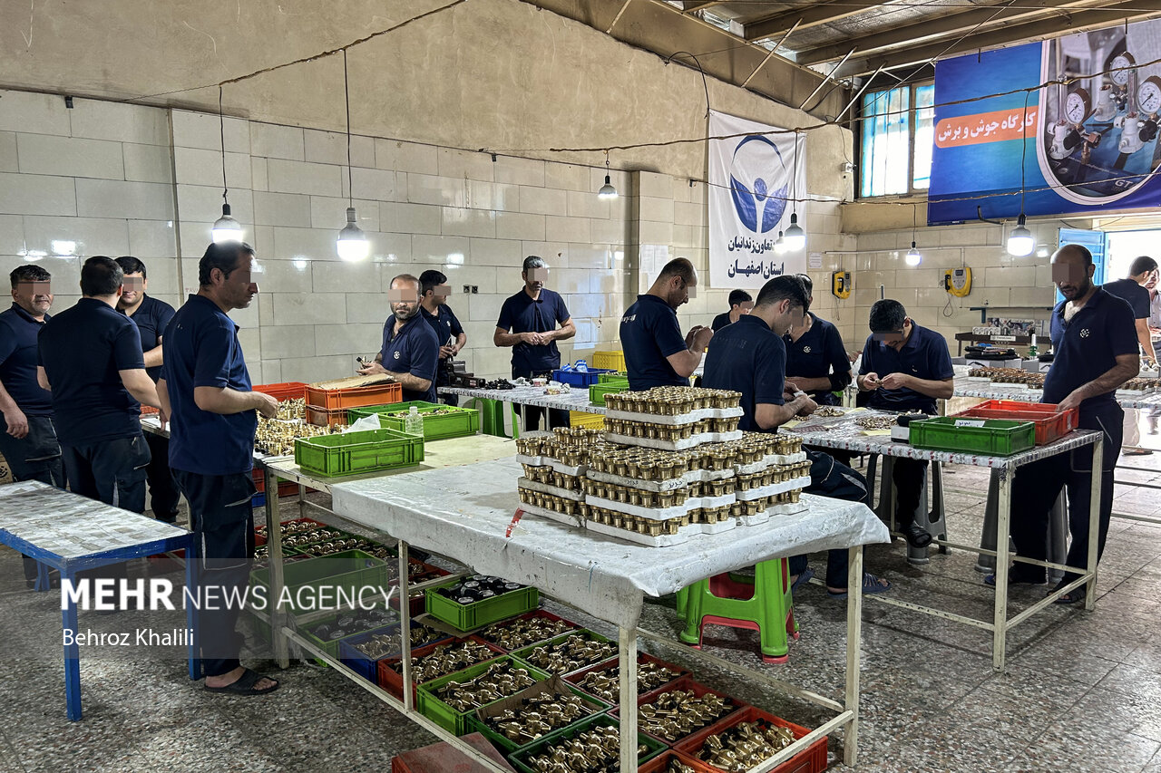 تولد دوباره پشت میلهها