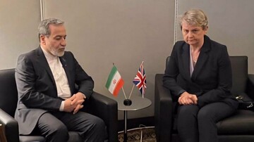 Iran FM slams E3 for illegal, irresponsible sanctions move