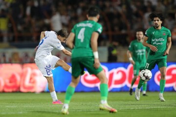 پیروزی استقلال برابر شمس آذر در نیمه اول/ خوش شانسی برای آبی‌پوشان