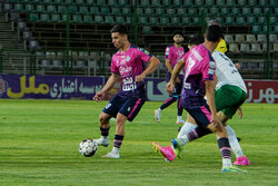 پوکر آلومینیوم مقابل پیکان برای امتیاز ۱۲