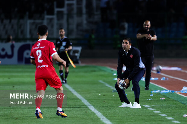 مسابقه فوتبال تیم‌های پرسپولیس و ملوان