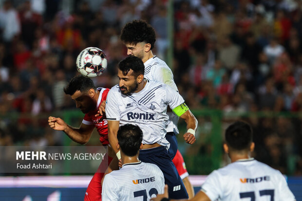 مسابقه فوتبال تیم‌های پرسپولیس و ملوان