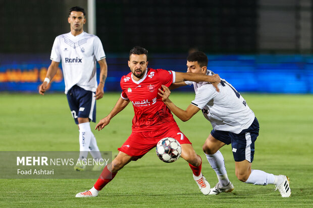 مسابقه فوتبال تیم‌های پرسپولیس و ملوان