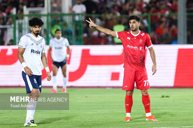 مسابقه فوتبال تیم‌های پرسپولیس و ملوان