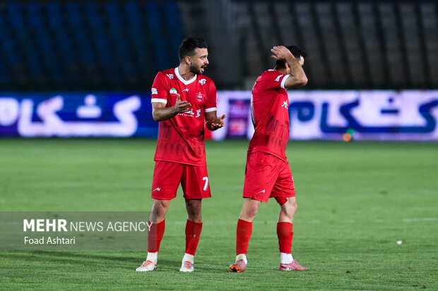 مسابقه فوتبال تیم‌های پرسپولیس و ملوان
