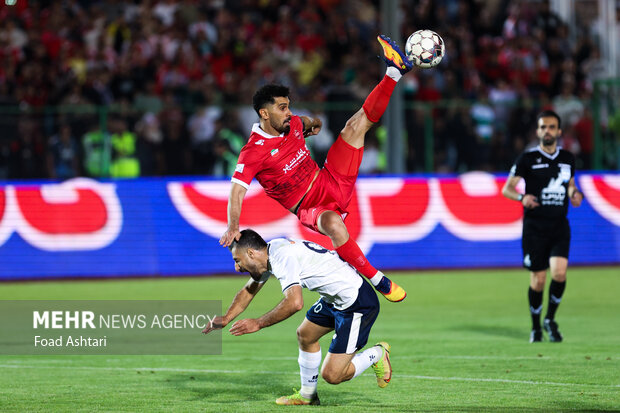 مسابقه فوتبال تیم‌های پرسپولیس و ملوان