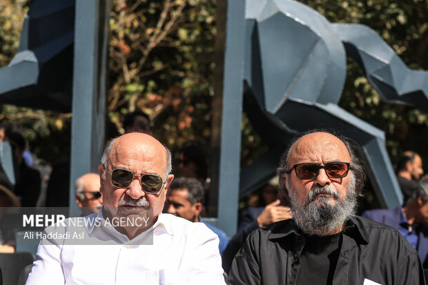 مراسم تشییع پیکر احمد پژمان