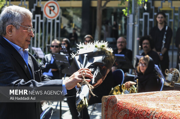 وداع با احمد پژمان در تالار وحدت؛ هنرمندی که شرافت موسیقی را نگه داشت