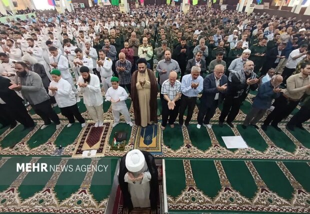 امام جمعه بوشهر: کشورهای غربی تاریخ خود در خلیج فارس را مطالعه کنند