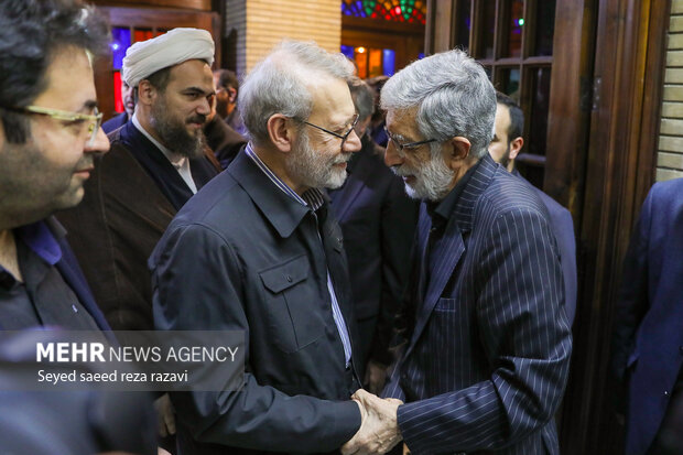 علی لاریجانی در مراسم ترحیم حاجیه خانم «فاطمه مصدقی‌راد»