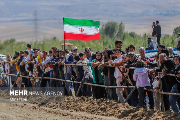 رقابت کورس اسب‌ دوانی در سیزدهمین جام ستارخان