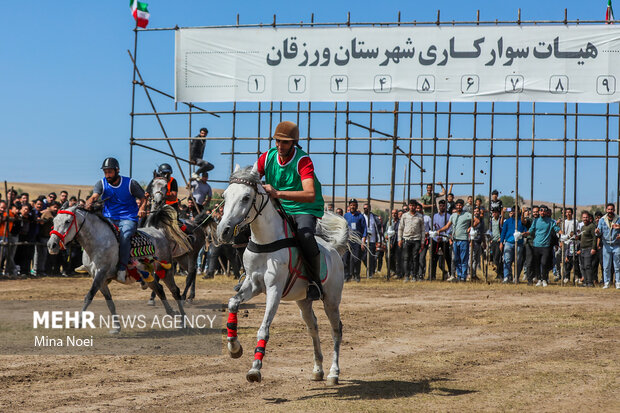 رقابت کورس اسب‌ دوانی در سیزدهمین جام ستارخان