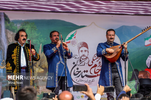 در حاشیه رقابت کورس اسب‌ دوانی در سیزدهمین جام ستارخان