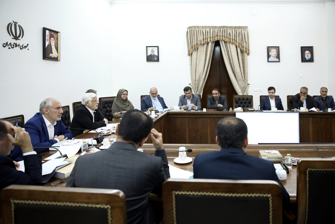 عارف: تامین انرژی بخش تولید، اولویت دولت است عارف: تامین انرژی بخش تولید، اولویت دولت است