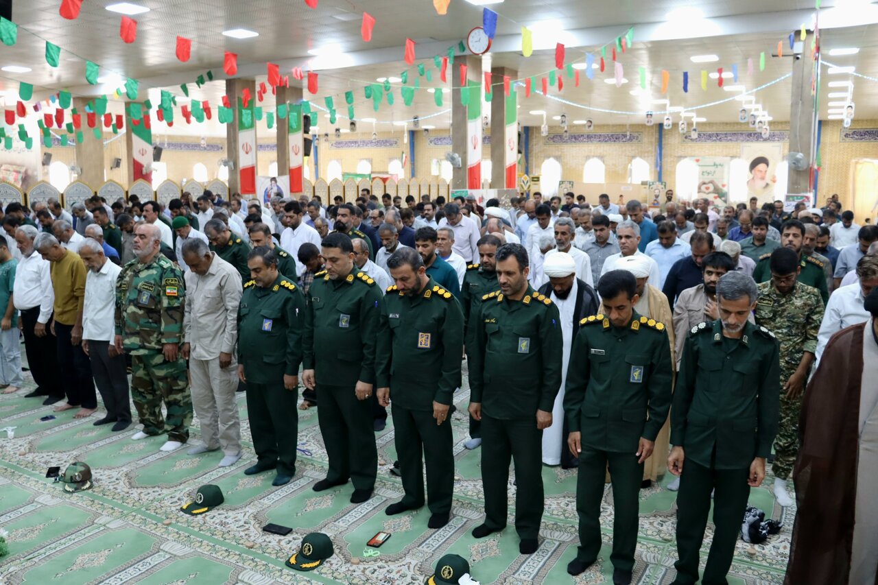 امام‌جمعه دیر: غنی‌سازی اورانیوم را نباید از دست بدهیم