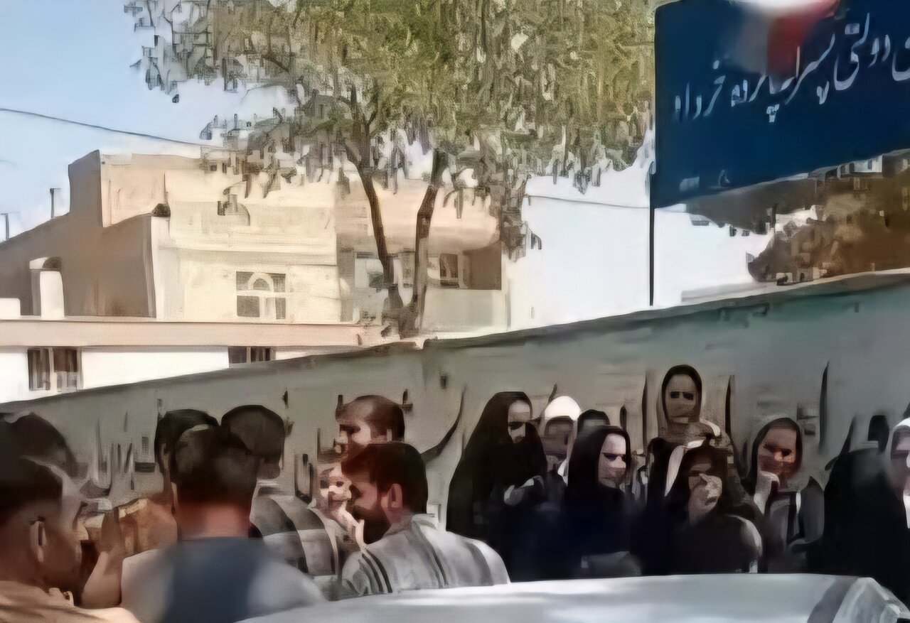 سردرگمی۷۰۰ دانشآموز گلدشت نجفآباد در اول مهر؛ چارهای جز تخلیه نبود