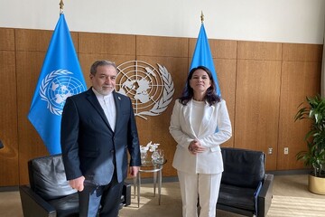 عراقجي يلتقي رئيسة الدورة الـ80 للجمعية العامة للأمم المتحدة