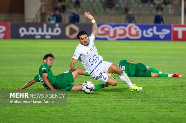 لیگ برتر فوتبال - شمس‌آذر و استقلال