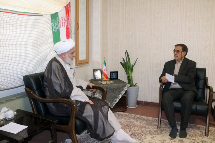 حسینی: نسل جوان در برابر تهدیدات فرهنگی باید با بصیرتتر پرورش یابد