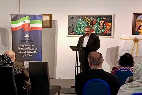 کتاب «هدهد» به زوایای پنهان ارتباط تمدن ایران و مالایی میپردازد کتاب «هد هد» به زوایای پنهان ارتباط تمدن ایران و مالایی میپردازد