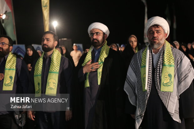 اجتماع اصحاب نصر  با حضور یاران صمود و خانواده شهدای لبنان در ناو شهید رودکی