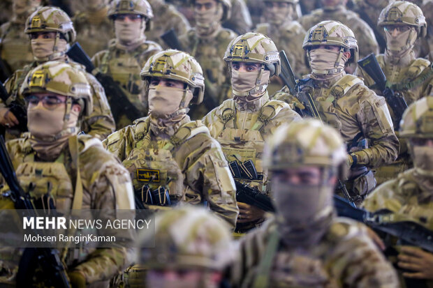 آیین رونمایی از لباس و تجهیزات نوین رزم انفرادی یگان ویژه فاتحین تهران بزرگ