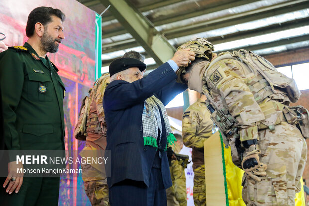 آیین رونمایی از لباس و تجهیزات نوین رزم انفرادی یگان ویژه فاتحین تهران بزرگ