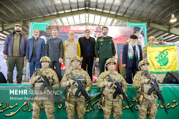 آیین رونمایی از لباس و تجهیزات نوین رزم انفرادی یگان ویژه فاتحین تهران بزرگ