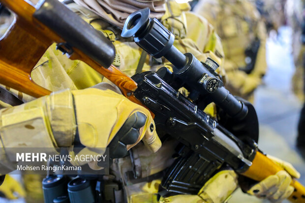 آیین رونمایی از لباس و تجهیزات نوین رزم انفرادی یگان ویژه فاتحین تهران بزرگ