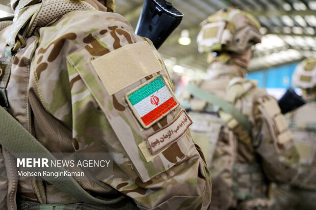 آیین رونمایی از لباس و تجهیزات نوین رزم انفرادی یگان ویژه فاتحین تهران بزرگ