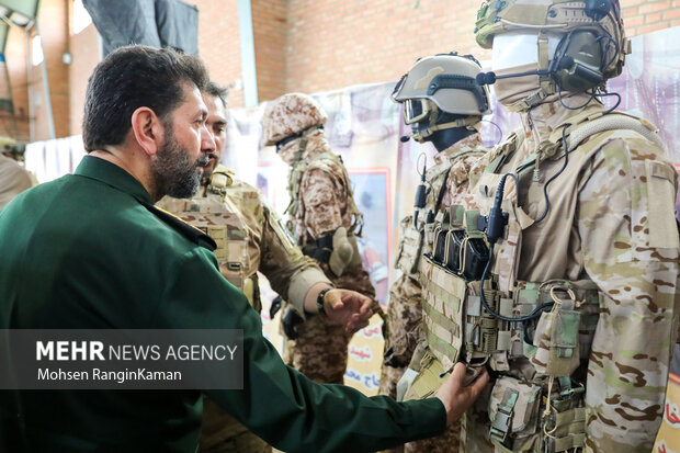 آیین رونمایی از لباس و تجهیزات نوین رزم انفرادی یگان ویژه فاتحین تهران بزرگ