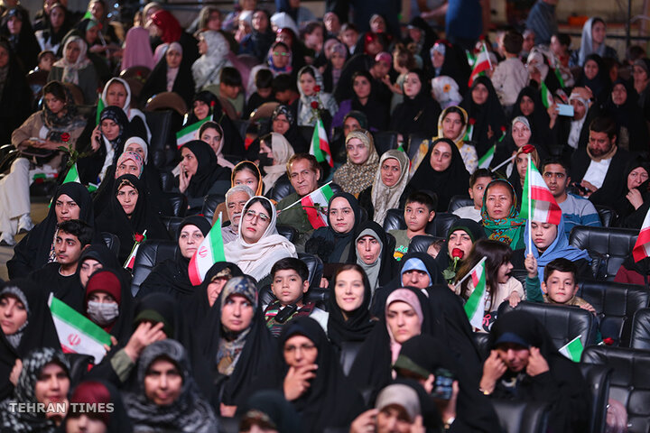 Iranians show gratitude to Armed Forces with "Well done, Iran" campaign