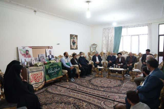 ملت ایران در مسیر بیعت با ولایتفقیه ثابتقدم مانده است