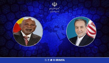 Araghchi meets Ugandan FM in New York